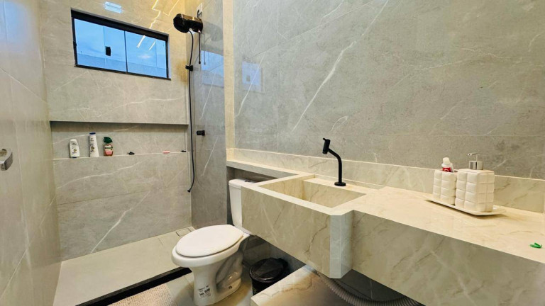 Imagem Casa com 2 Quartos à Venda, 60 m² em Jardim Peró - Cabo Frio