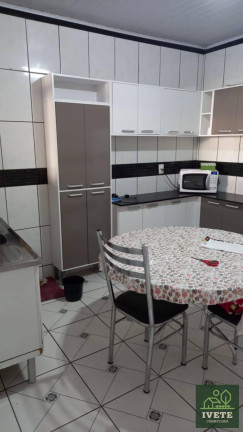 Imagem Casa com 2 Quartos à Venda, 130 m²