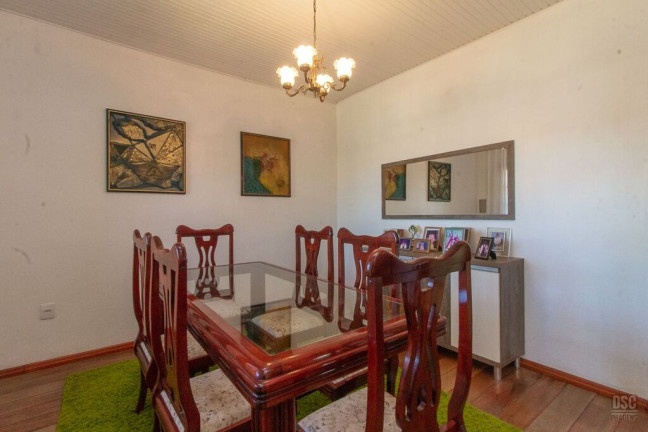 Imagem Casa com 3 Quartos à Venda, 216 m² em Vila Nova - Porto Alegre Imagem Casa com 3 Quartos à Venda, 216 m² em Vila Nova - Porto Alegre