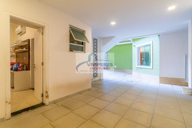 Imagem Casa com 4 Quartos à Venda, 595 m² em Humaitá - Rio De Janeiro
