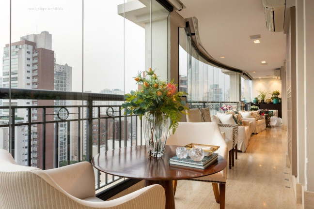 Imagem Apartamento com 4 Quartos à Venda,  em Vila Uberabinha - São Paulo