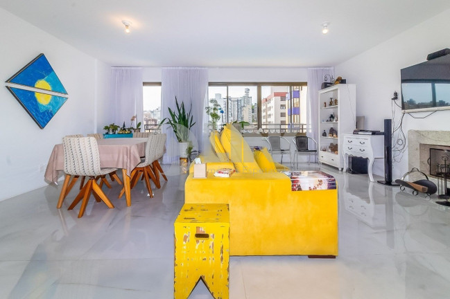 Imagem Apartamento com 3 Quartos à Venda, 122 m² em Petrópolis - Porto Alegre Imagem Apartamento com 3 Quartos à Venda, 122 m² em Petrópolis - Porto Alegre