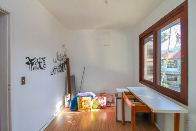 Imagem Imóvel com 3 Quartos à Venda, em Cavalhada - Porto Alegre Imagem Imóvel com 3 Quartos à Venda, em Cavalhada - Porto Alegre