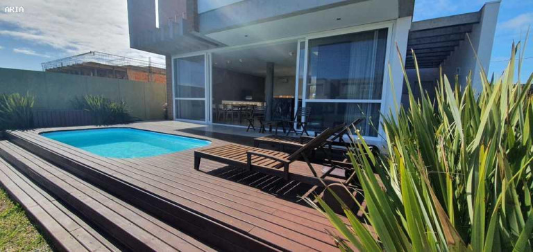 Imagem Casa com 4 Quartos à Venda, 311 m² em Centro - Capão Da Canoa