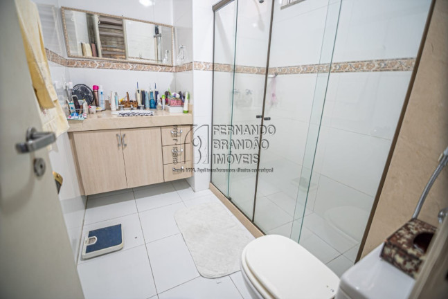Imagem Imóvel com 3 Quartos à Venda, 186 m² em Copacabana - Rio De Janeiro Imagem Imóvel com 3 Quartos à Venda, 186 m² em Copacabana - Rio De Janeiro