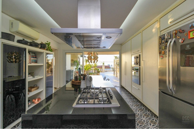 Imagem Casa com 4 Quartos à Venda, 620 m² em Nonoai - Porto Alegre Imagem Casa com 4 Quartos à Venda, 620 m² em Nonoai - Porto Alegre
