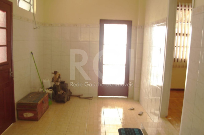 Imagem Casa com 2 Quartos à Venda, 326 m² em Vila Jardim - Porto Alegre Imagem Casa com 2 Quartos à Venda, 326 m² em Vila Jardim - Porto Alegre