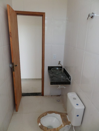 Imagem Casa com 2 Quartos à Venda, 150 m²