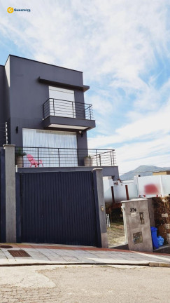 Imagem Casa com 3 Quartos à Venda, 182 m² em Córrego Grande - Florianópolis Imagem Casa com 3 Quartos à Venda, 182 m² em Córrego Grande - Florianópolis