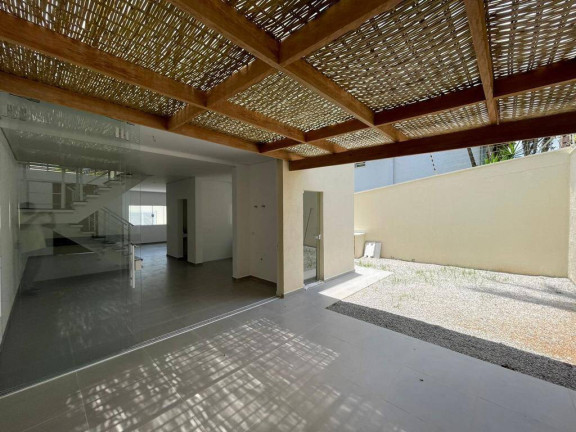 Imagem Casa com 4 Quartos à Venda, em São Sebastião Imagem Casa com 4 Quartos à Venda, em São Sebastião
