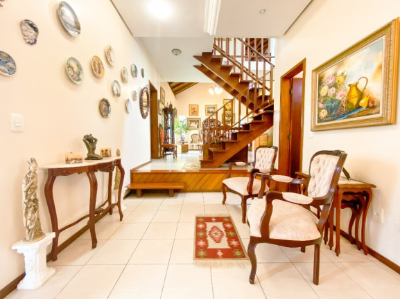 Imagem Casa com 4 Quartos à Venda, 249 m² em Coqueiros - Florianópolis