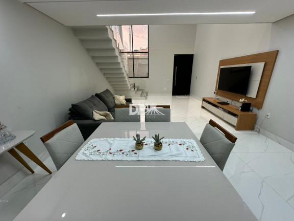 Imagem Casa com 4 Quartos à Venda, 300 m² em Taguatinga Centro (taguatinga) - Brasília Imagem Casa com 4 Quartos à Venda, 300 m² em Taguatinga Centro (taguatinga) - Brasília
