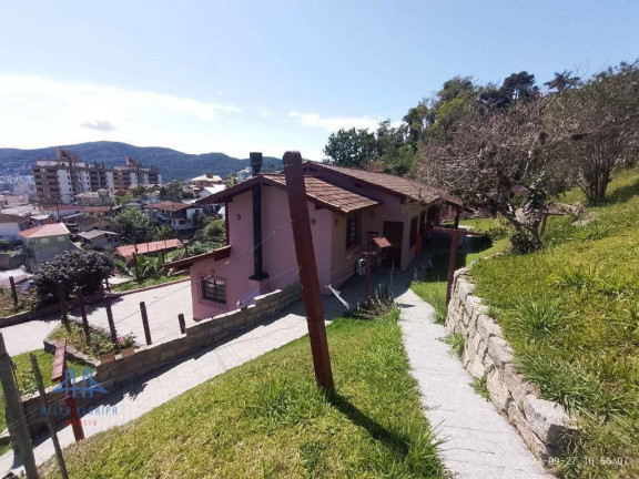 Imagem Casa com 5 Quartos à Venda, 328 m² em Córrego Grande - Florianópolis