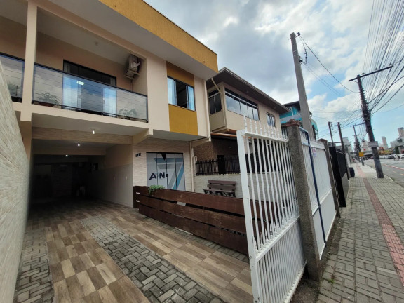Imagem Casa com 3 Quartos à Venda, 150 m² em Municípios - Balneário Camboriú Imagem Casa com 3 Quartos à Venda, 150 m² em Municípios - Balneário Camboriú