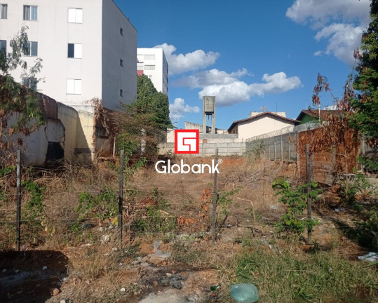 Imagem Terreno à Venda, 487 m² em Centro - Montes Claros Imagem Terreno à Venda, 487 m² em Centro - Montes Claros