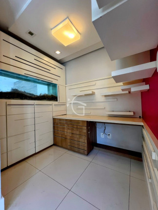 Imagem Apartamento com 3 Quartos à Venda, 180 m² em Atiradores - Joinville