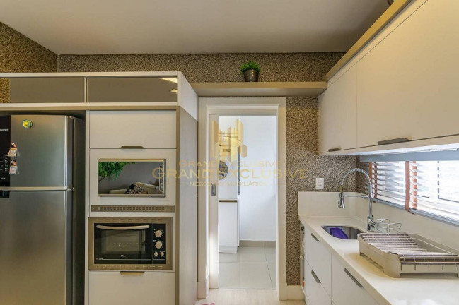 Imagem Apartamento com 3 Quartos à Venda, 128 m² em Centro - Balneário Camboriú Imagem Apartamento com 3 Quartos à Venda, 128 m² em Centro - Balneário Camboriú