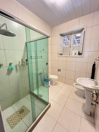 Imagem Casa com 8 Quartos à Venda, em Balneario São Pedro - São Pedro Da Aldeia Imagem Casa com 8 Quartos à Venda, em Balneario São Pedro - São Pedro Da Aldeia